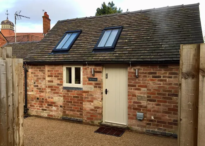 The Outhouse - Ground Floor Studio