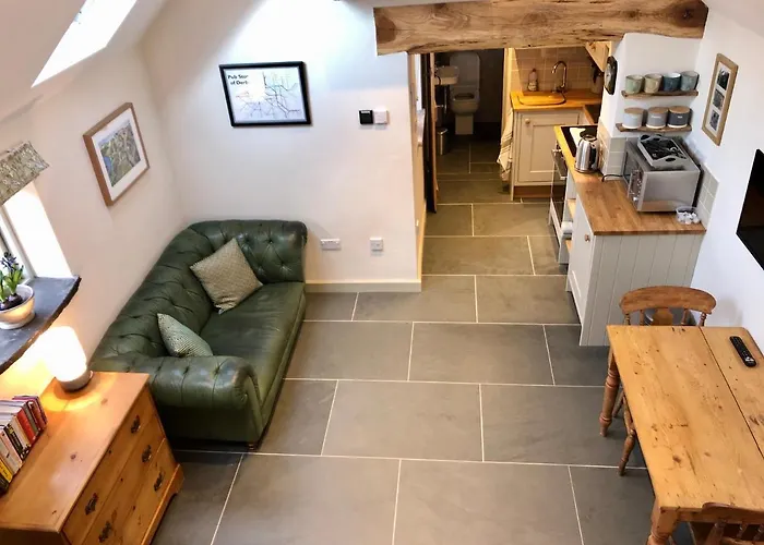 The Outhouse - Ground Floor Studio